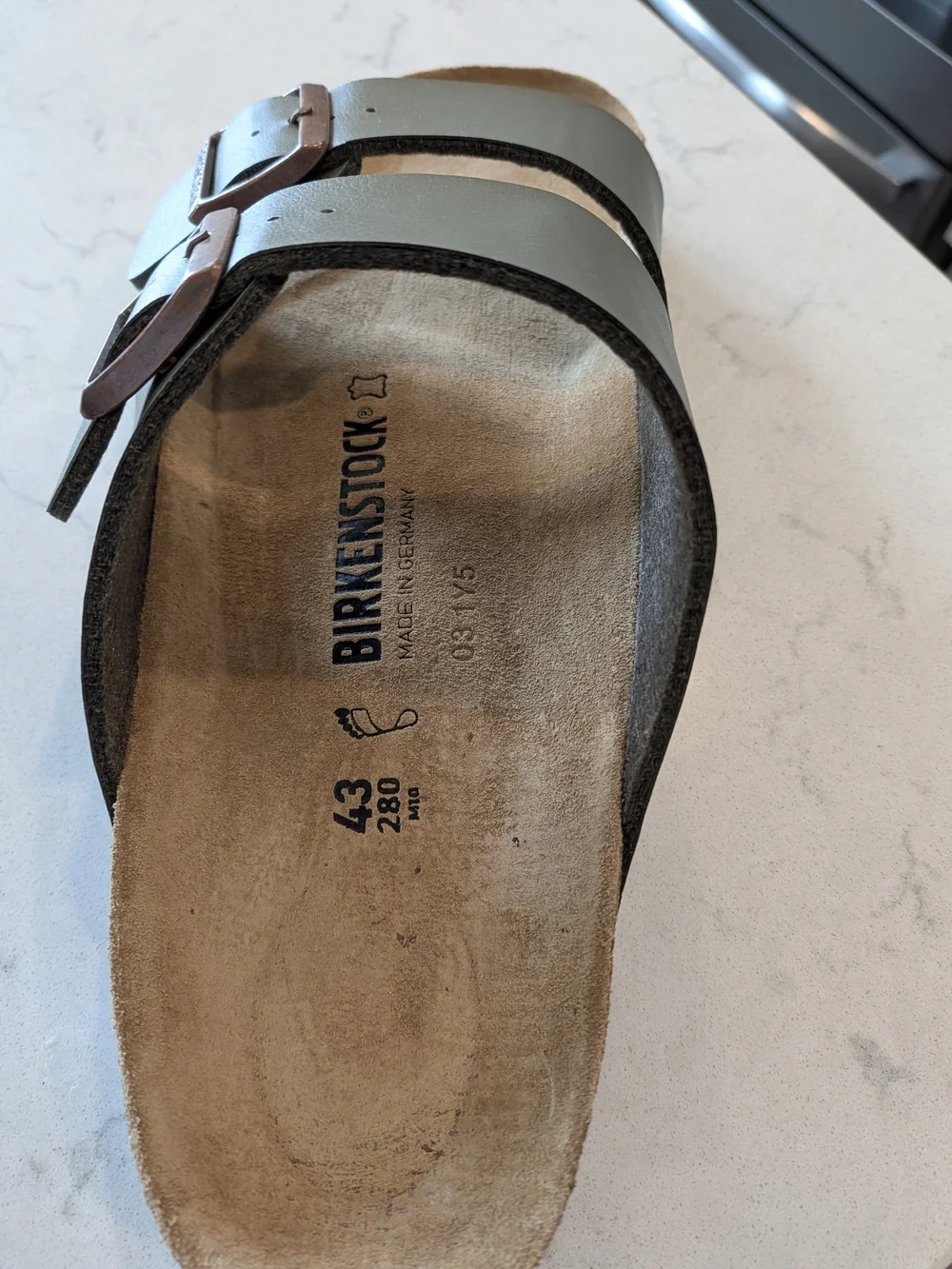 New In box Birkenstock Men's Arizona EVA Sandals - Color: Stone